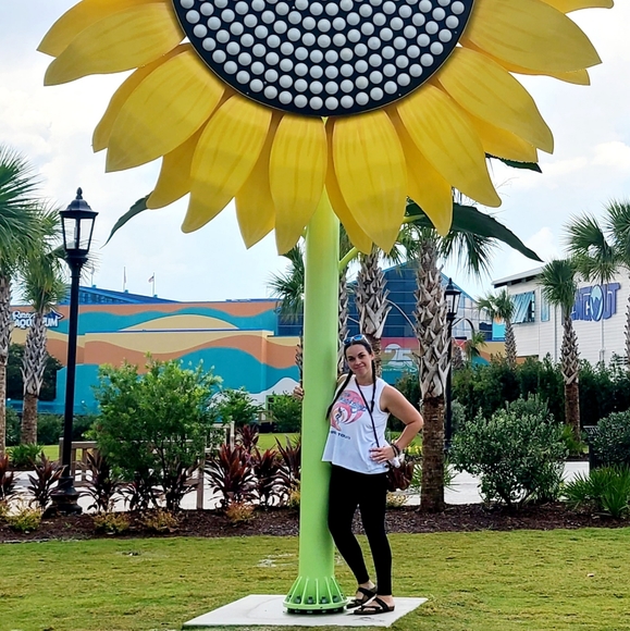 Meet your Posher, Jessica - Picture 4 of 7